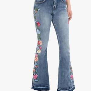 Zenthrace embroidered women's jeans size 14 brand new...need to be hemmed.